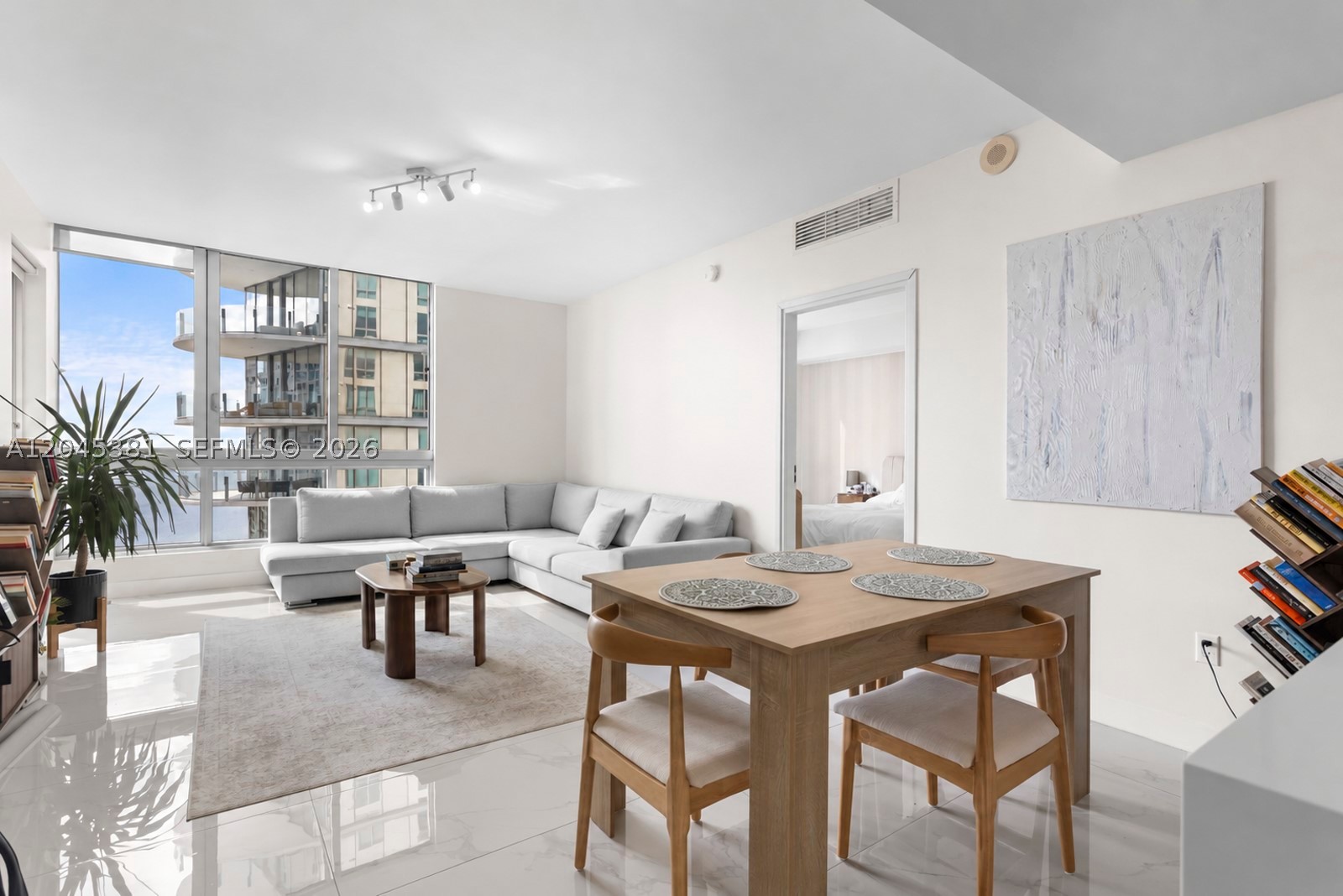 300 S Biscayne Blvd #T-2806, Miami FL 33131