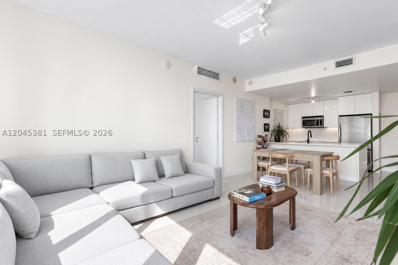 300 S Biscayne Blvd #T-2806, Miami FL 33131
