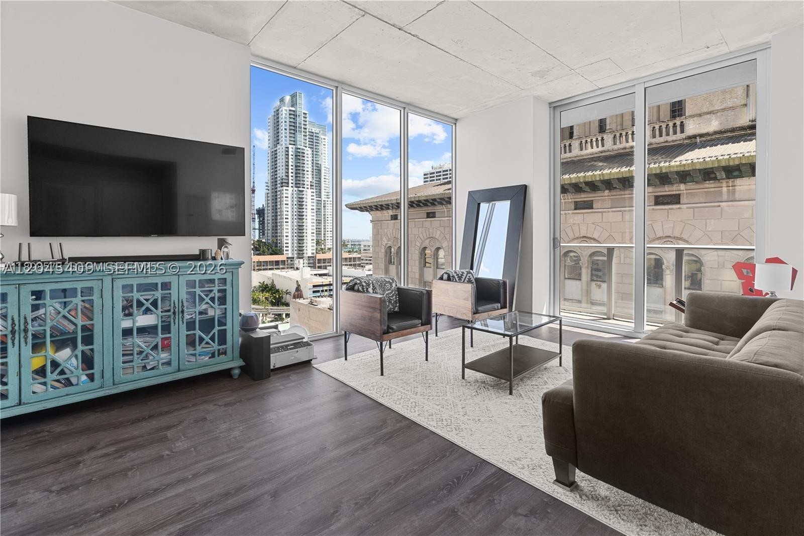 151 SE 1st St #1402, Miami FL 33131