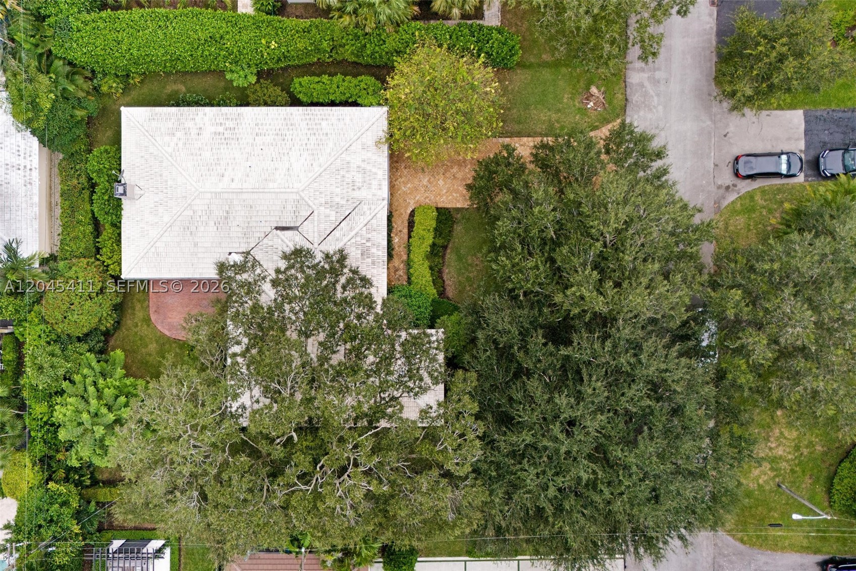 1246 Algardi Ave, Coral Gables FL 33146