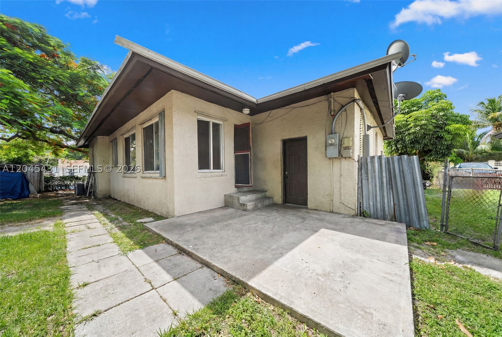 5901 SW 62nd St, Miami FL 33143