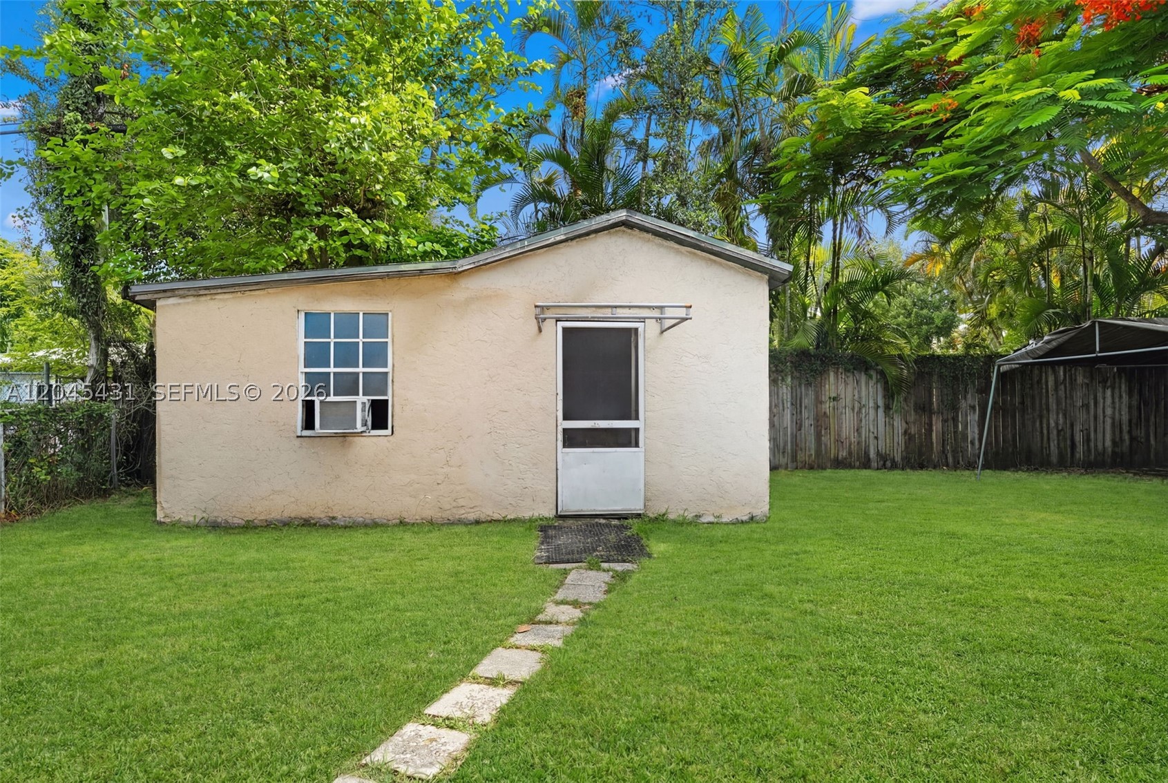 5901 SW 62nd St, Miami FL 33143