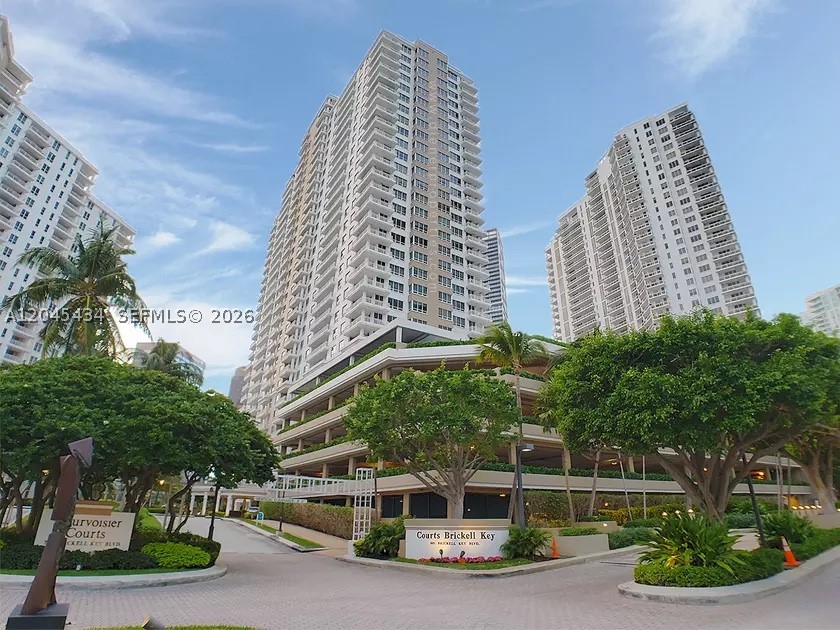 801 Brickell Key Blvd #2204, Miami FL 33131