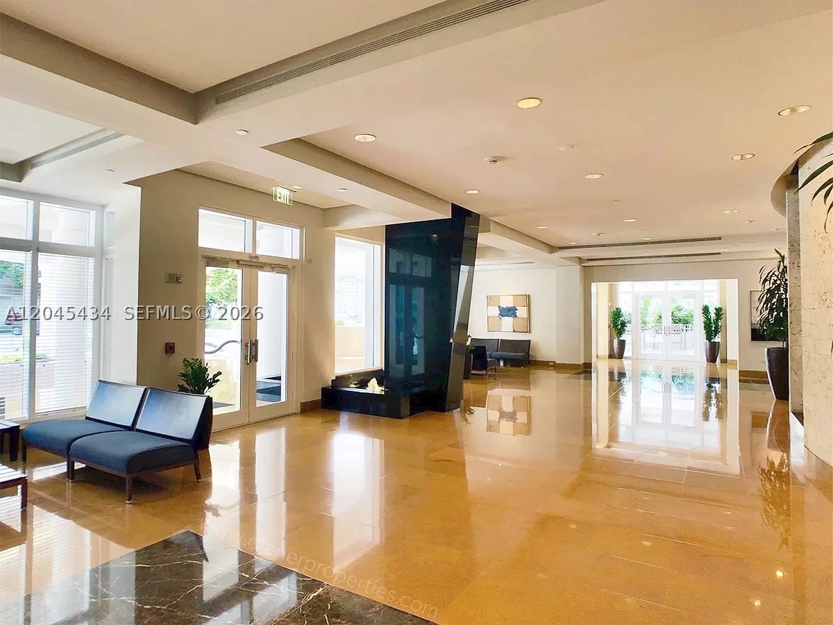 801 Brickell Key Blvd #2204, Miami FL 33131