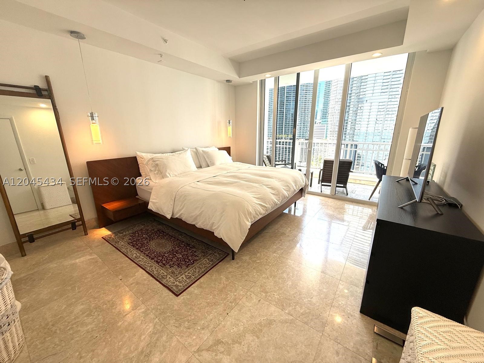 801 Brickell Key Blvd #2204, Miami FL 33131