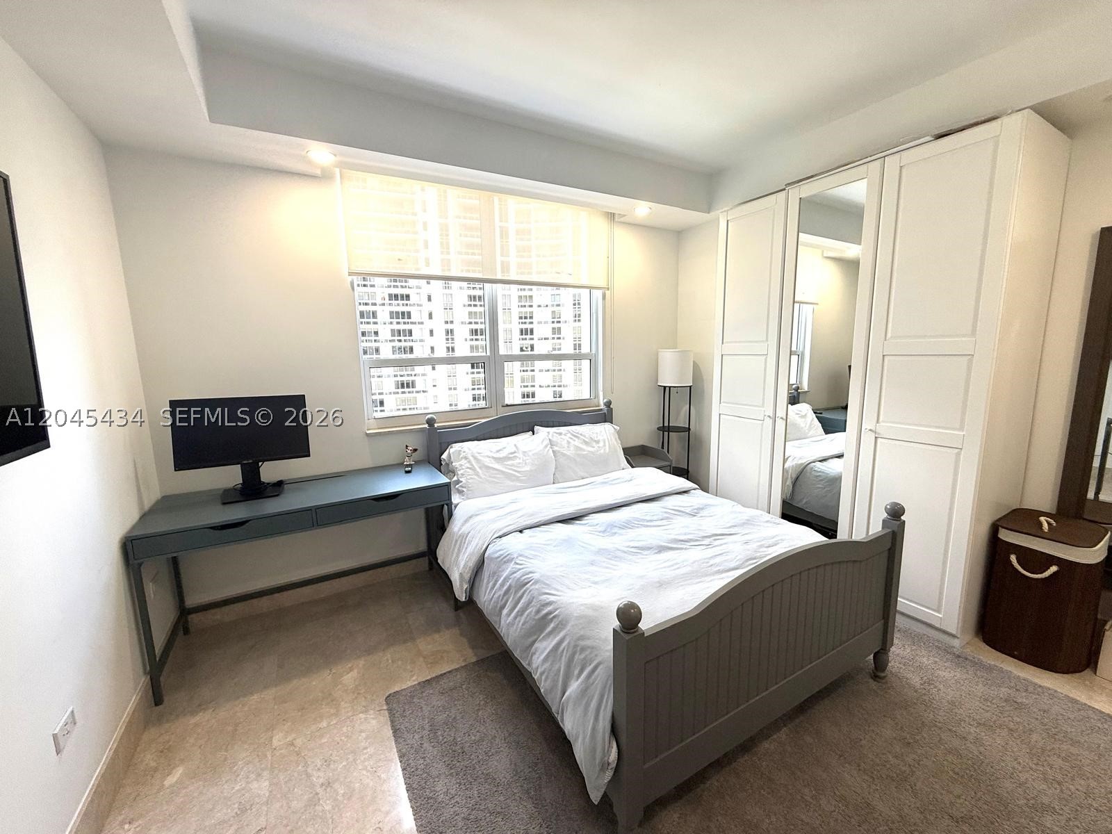 801 Brickell Key Blvd #2204, Miami FL 33131