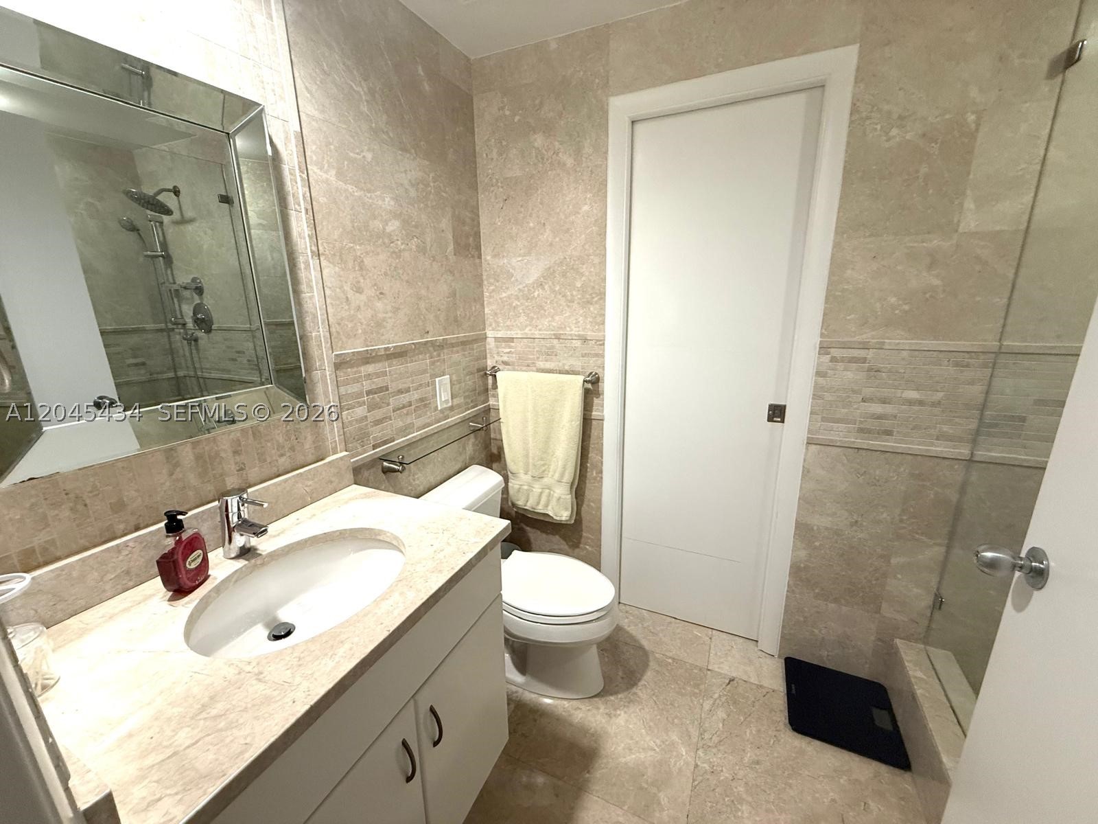 801 Brickell Key Blvd #2204, Miami FL 33131