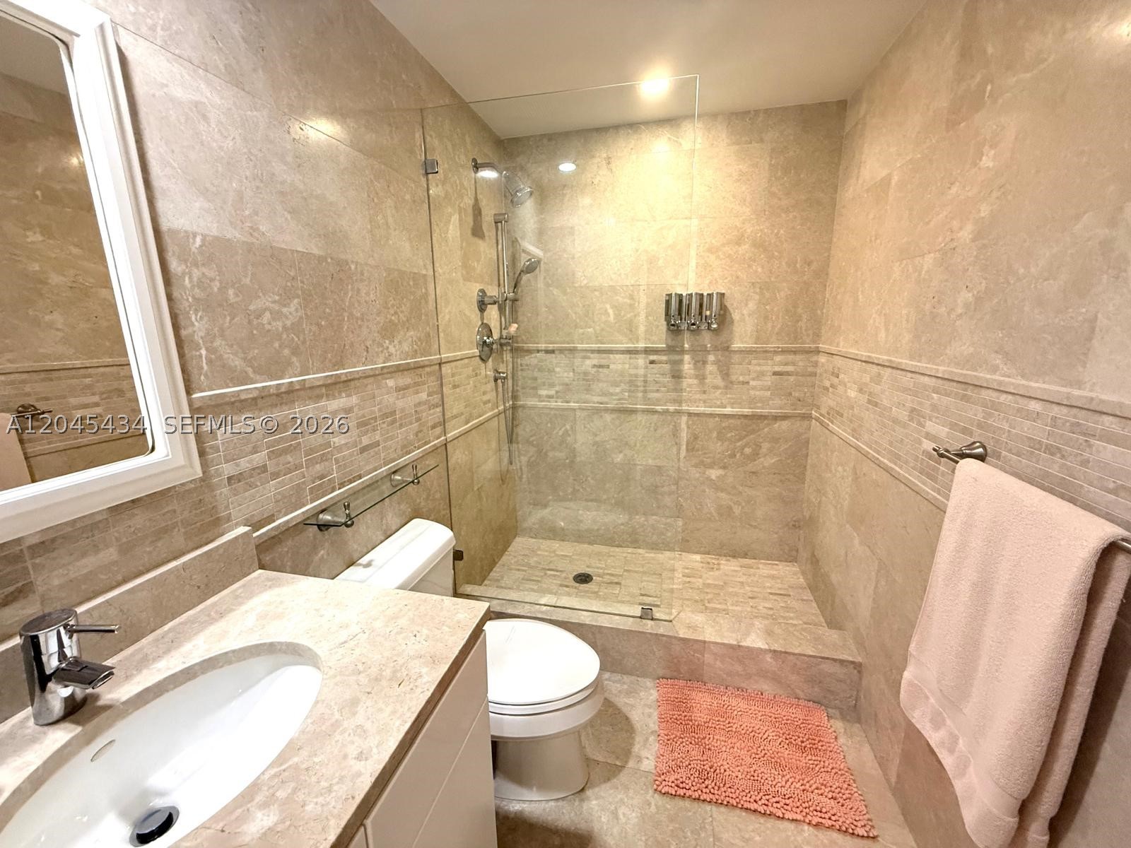 801 Brickell Key Blvd #2204, Miami FL 33131