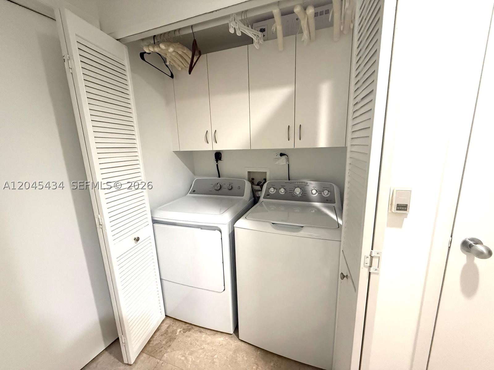 801 Brickell Key Blvd #2204, Miami FL 33131