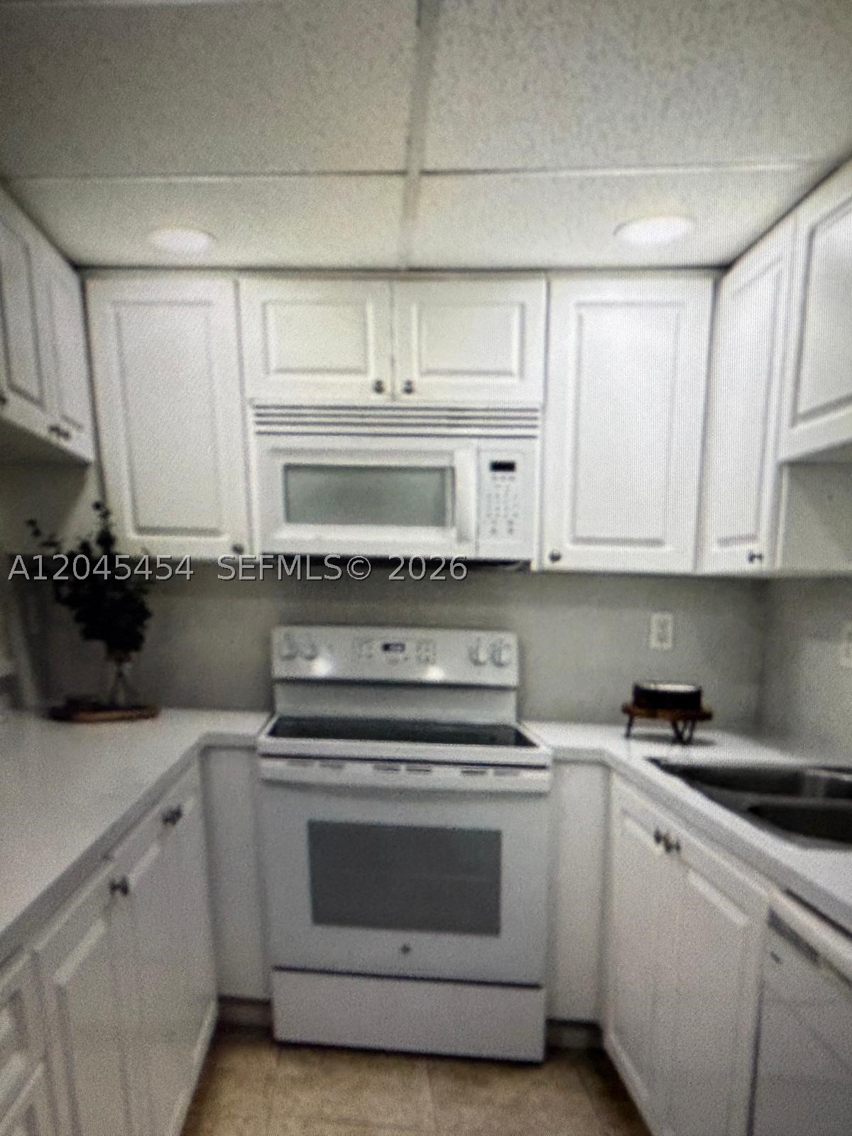 984 W 40th St #2, Hialeah FL 33012