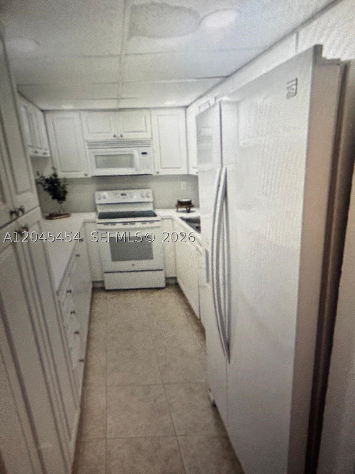 984 W 40th St #2, Hialeah FL 33012