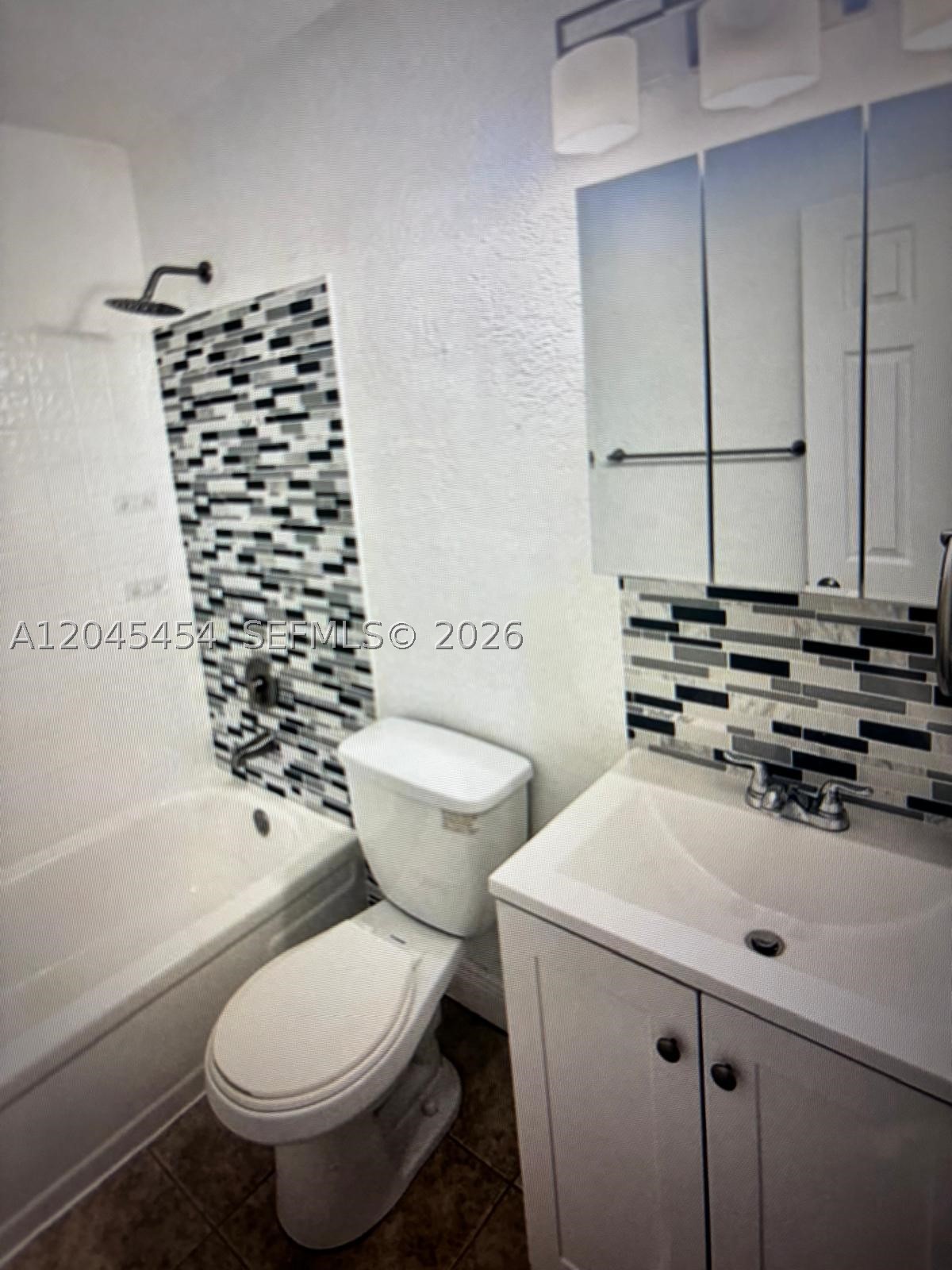 984 W 40th St #2, Hialeah FL 33012