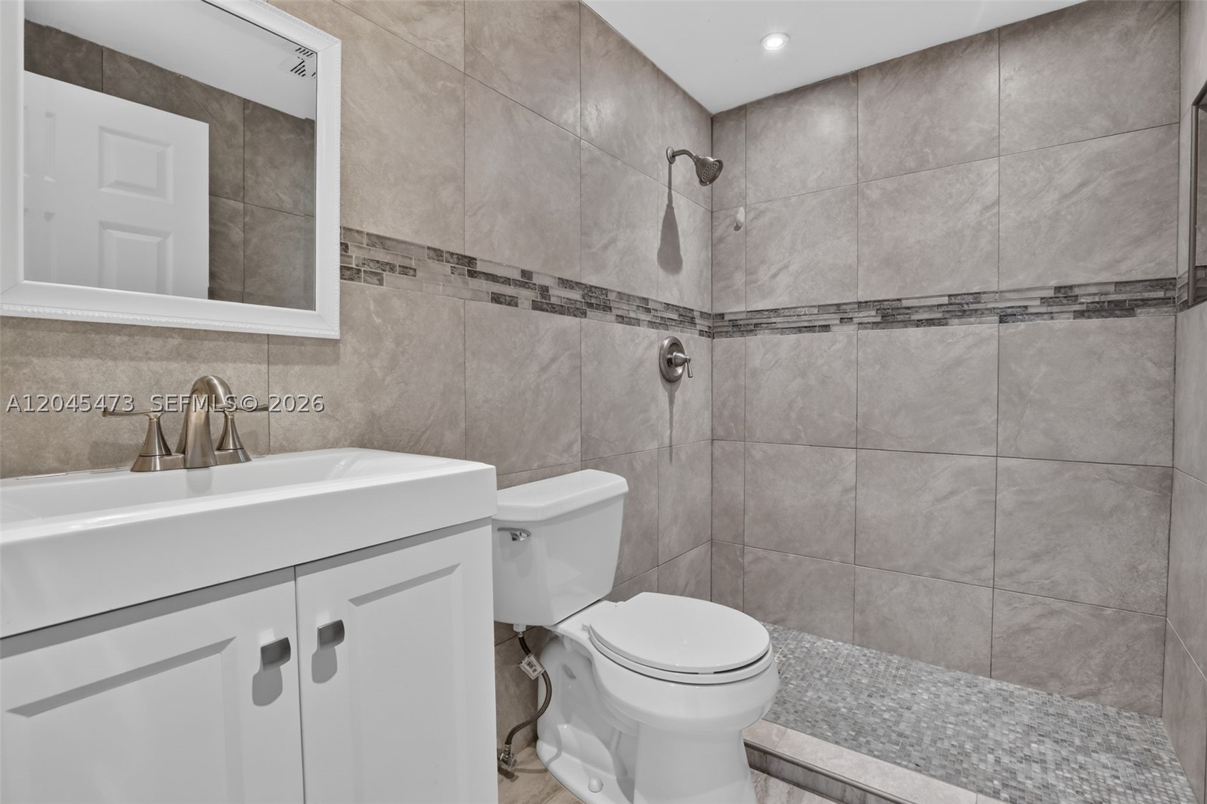 120 SW 96th Ter #204, Plantation FL 33324