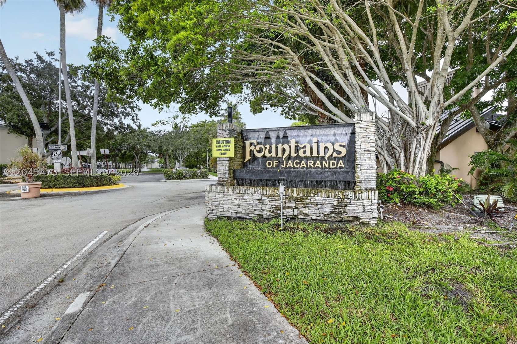 120 SW 96th Ter #204, Plantation FL 33324
