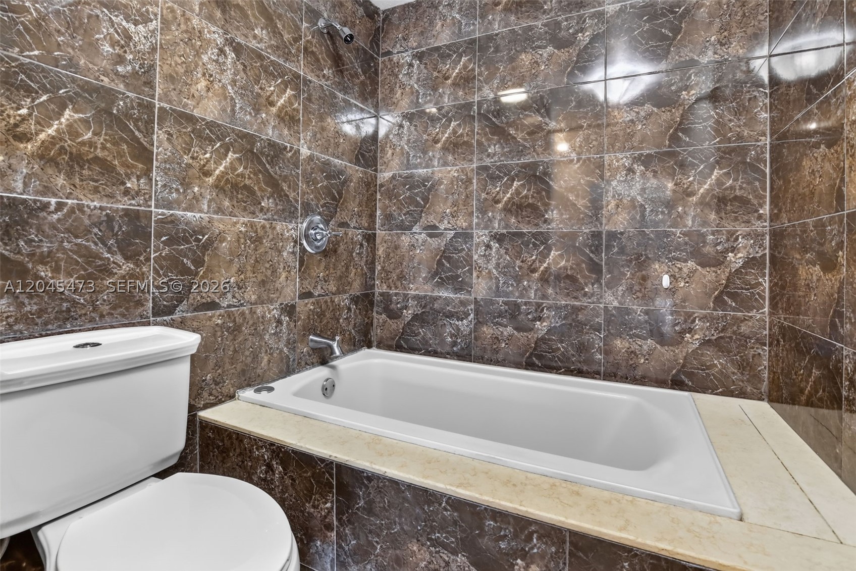 120 SW 96th Ter #204, Plantation FL 33324