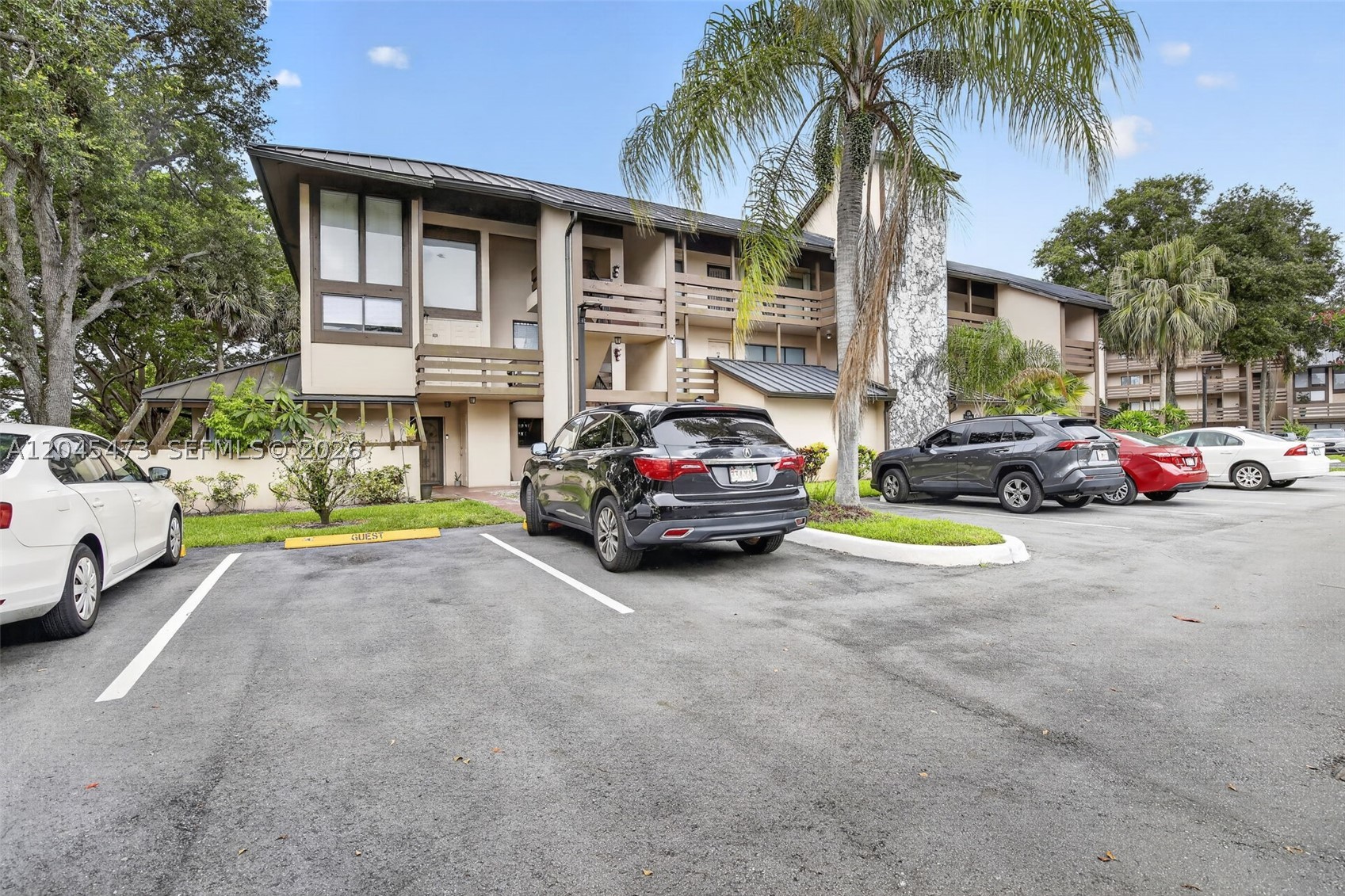 120 SW 96th Ter #204, Plantation FL 33324