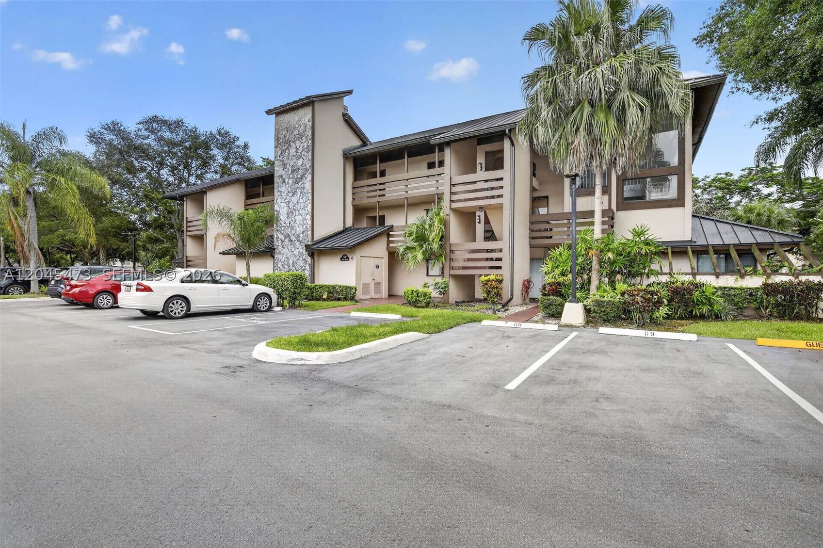 120 SW 96th Ter #204, Plantation FL 33324