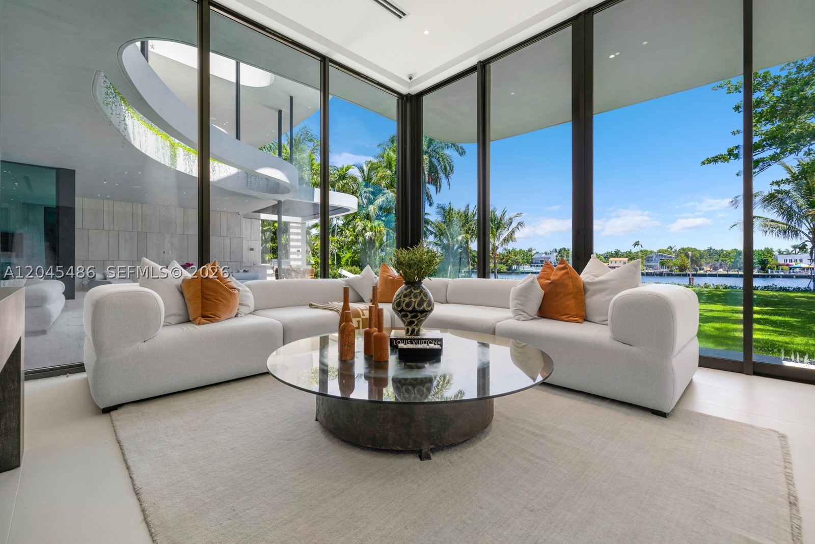 1015 S Southlake Dr, Hollywood FL 33019