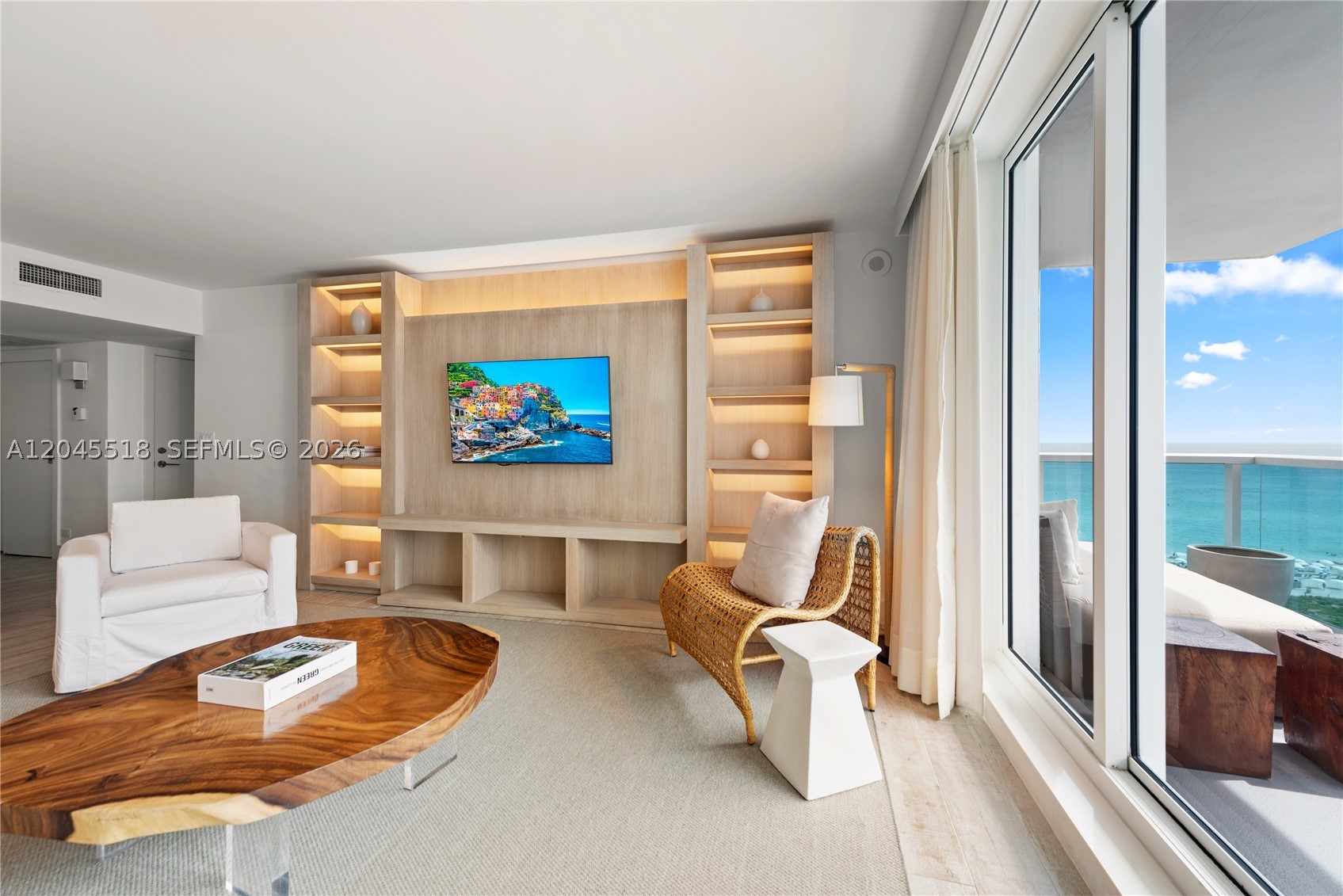 102 24th St #1110, Miami Beach FL 33139