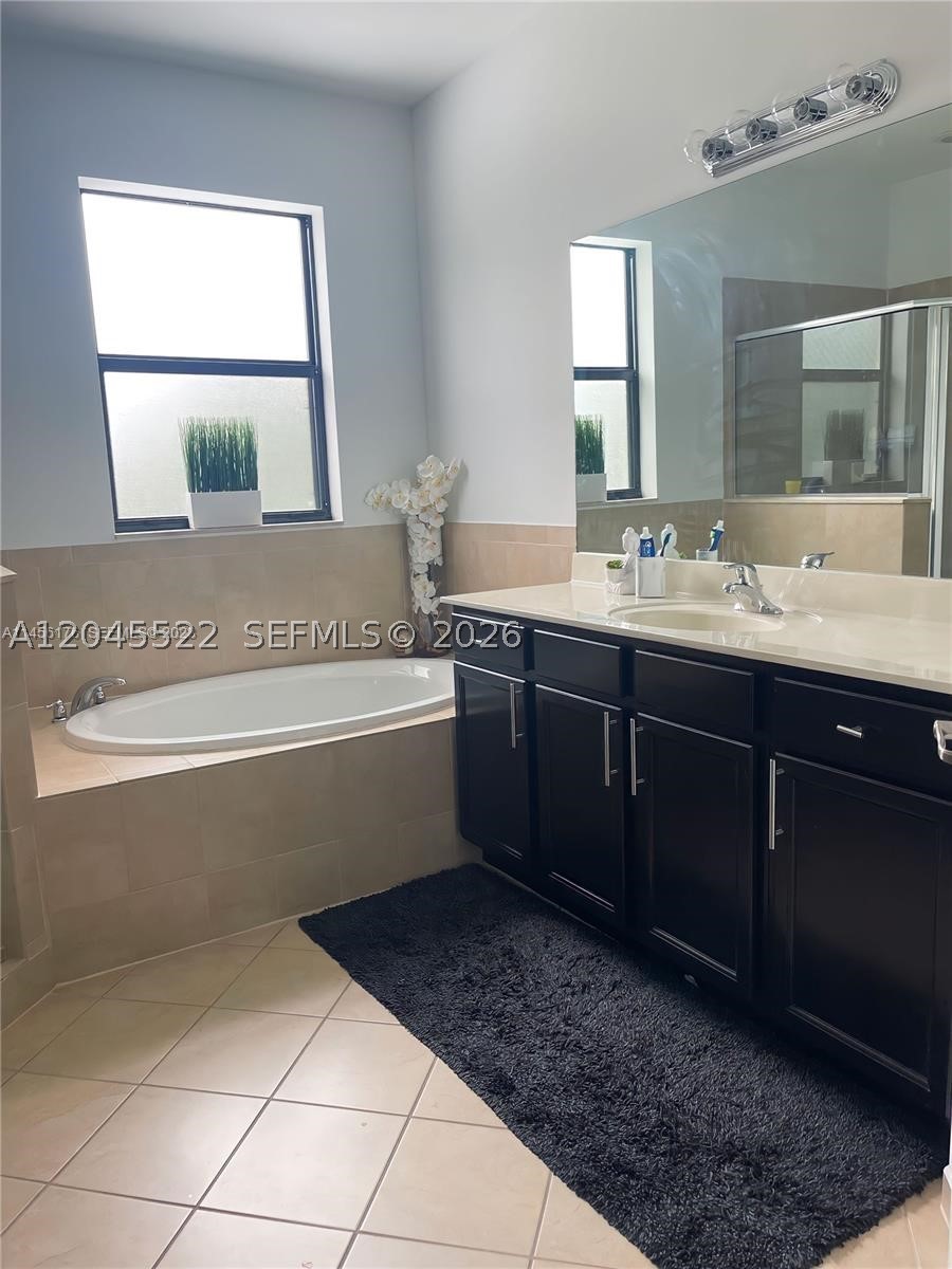 8719 W 33rd Ave, Hialeah FL 33018