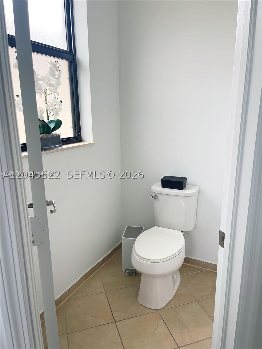 8719 W 33rd Ave, Hialeah FL 33018