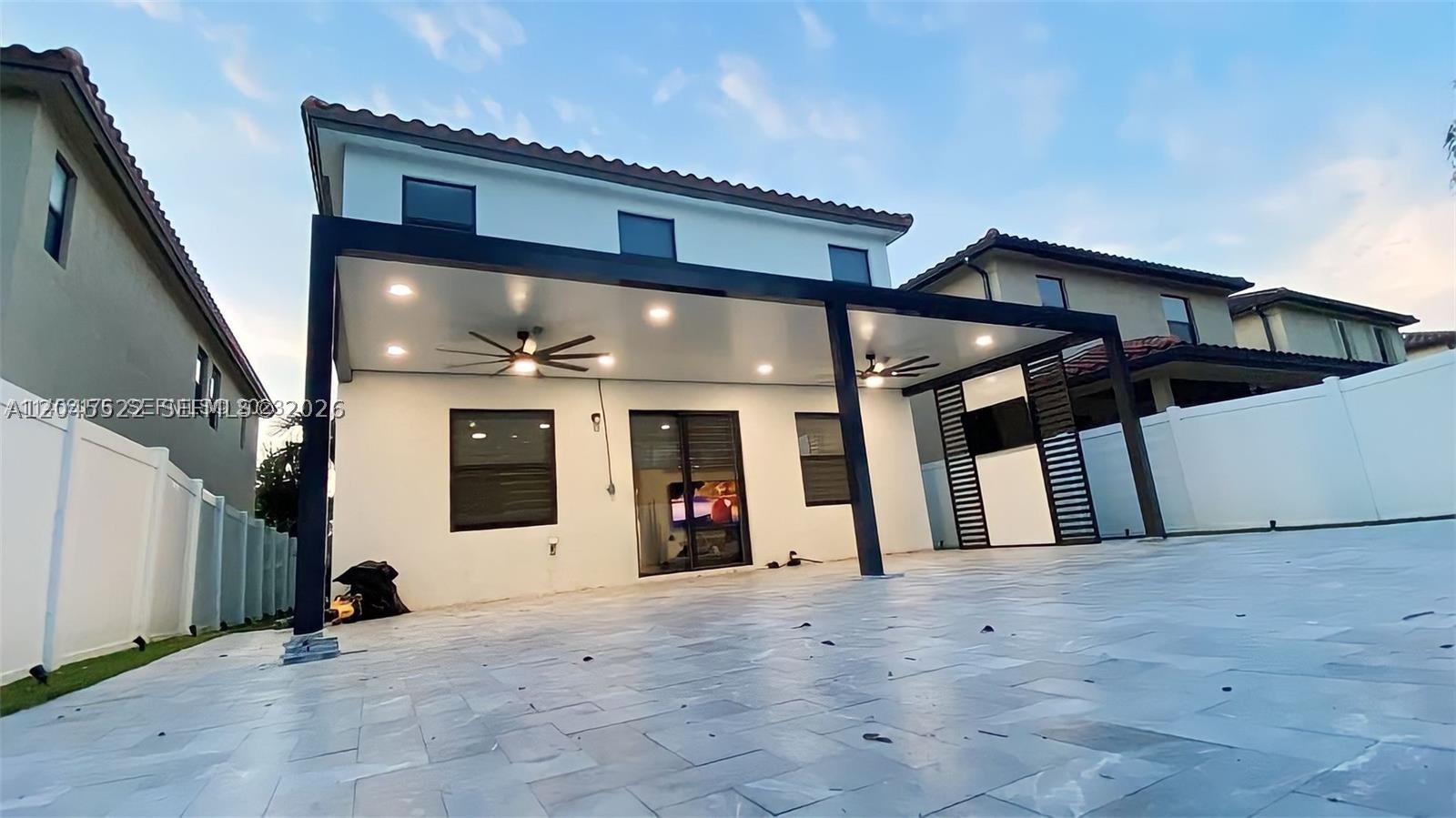 8719 W 33rd Ave, Hialeah FL 33018