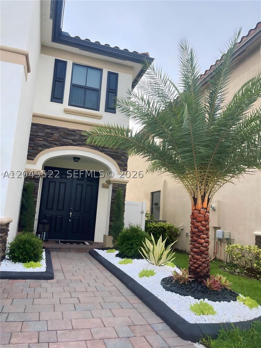 8719 W 33rd Ave, Hialeah FL 33018
