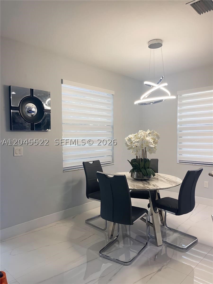 8719 W 33rd Ave, Hialeah FL 33018
