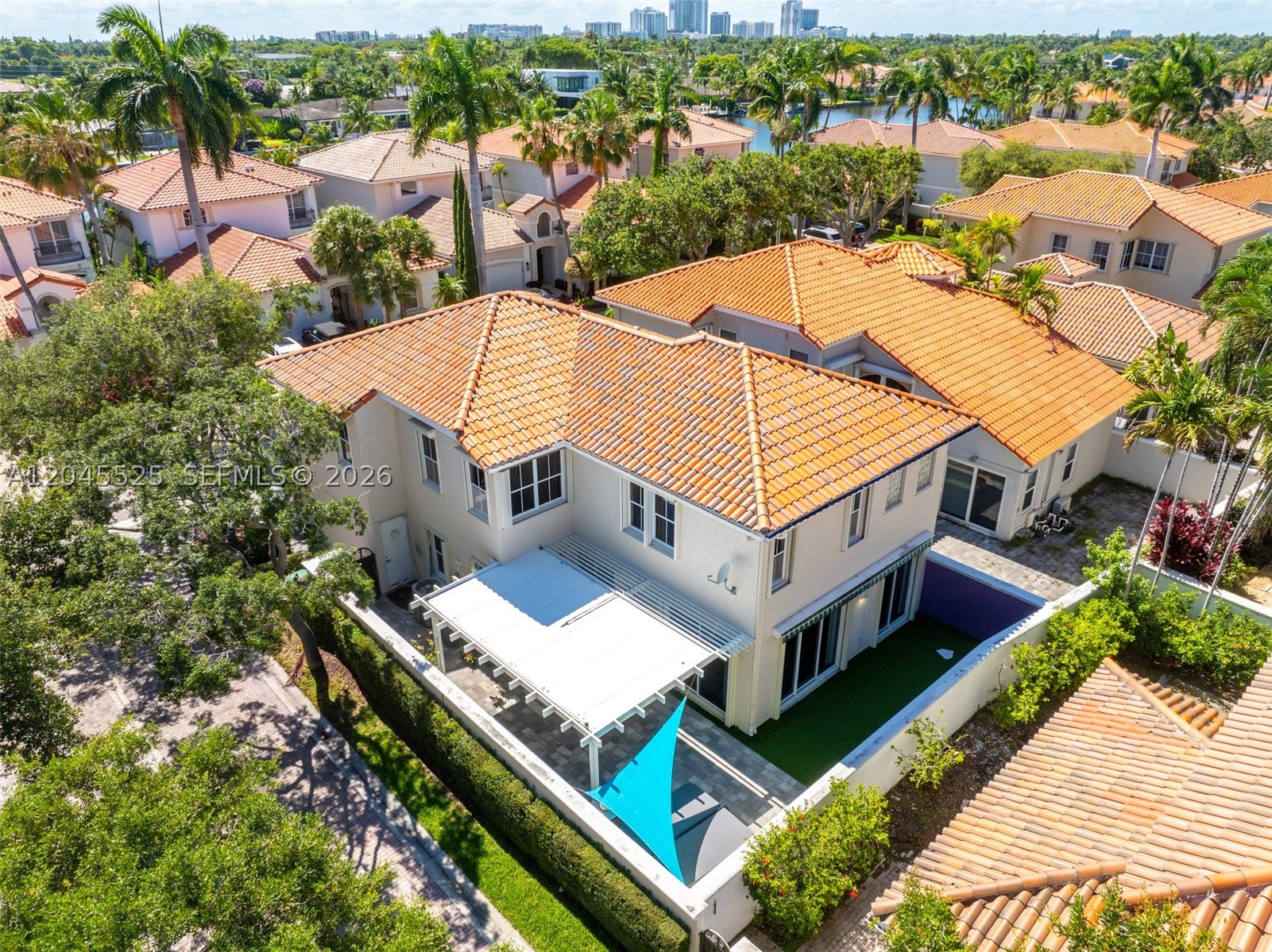 1549 Shoreline Way, Hollywood FL 33019