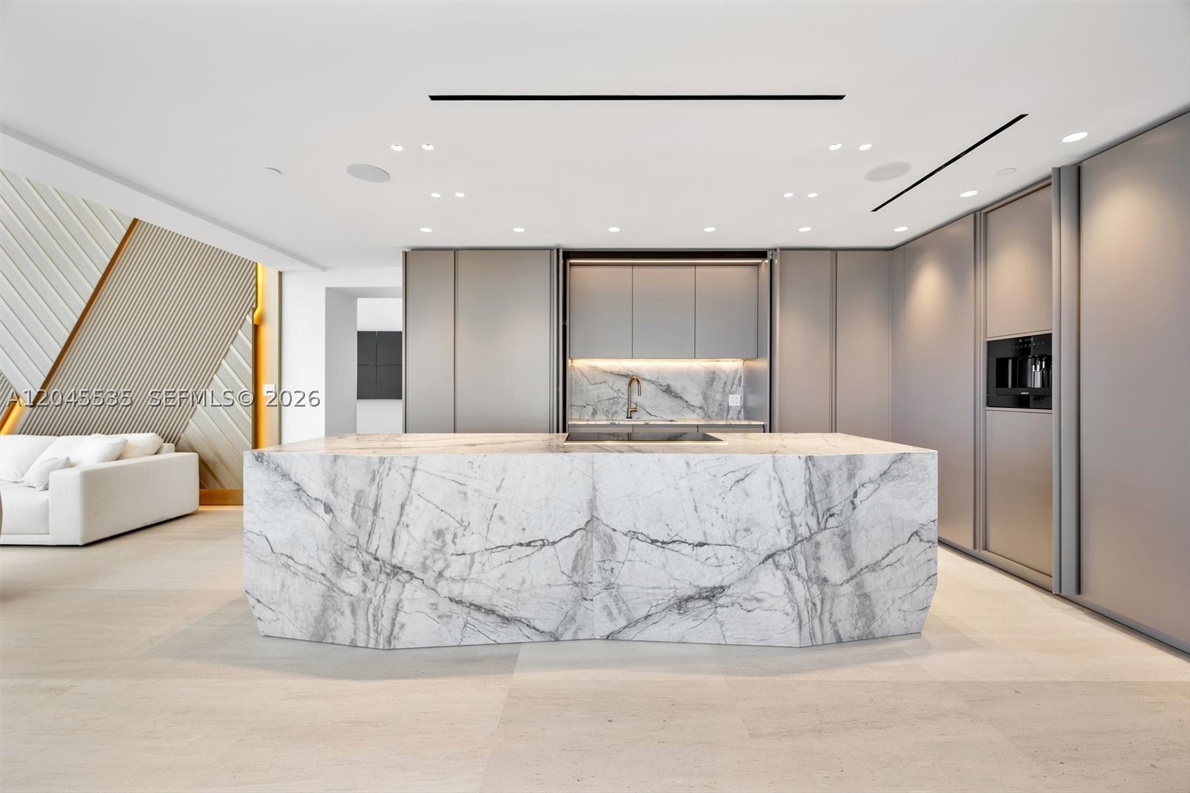 1100 Biscayne Blvd #3906, Miami FL 33132
