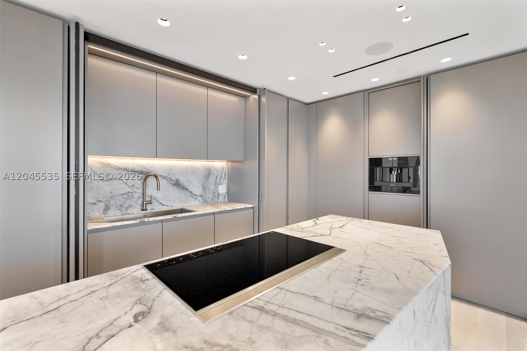 1100 Biscayne Blvd #3906, Miami FL 33132