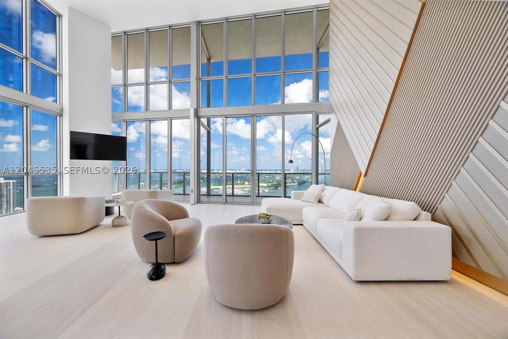 1100 Biscayne Blvd #3906, Miami FL 33132