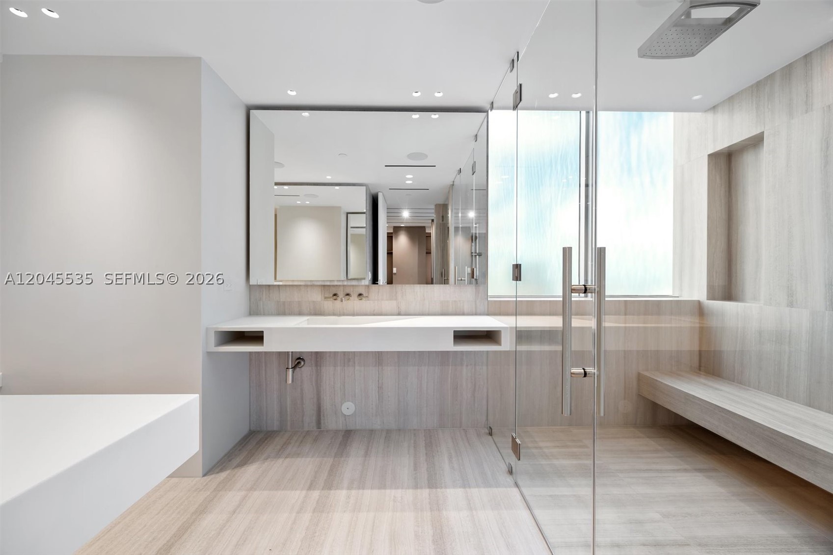1100 Biscayne Blvd #3906, Miami FL 33132