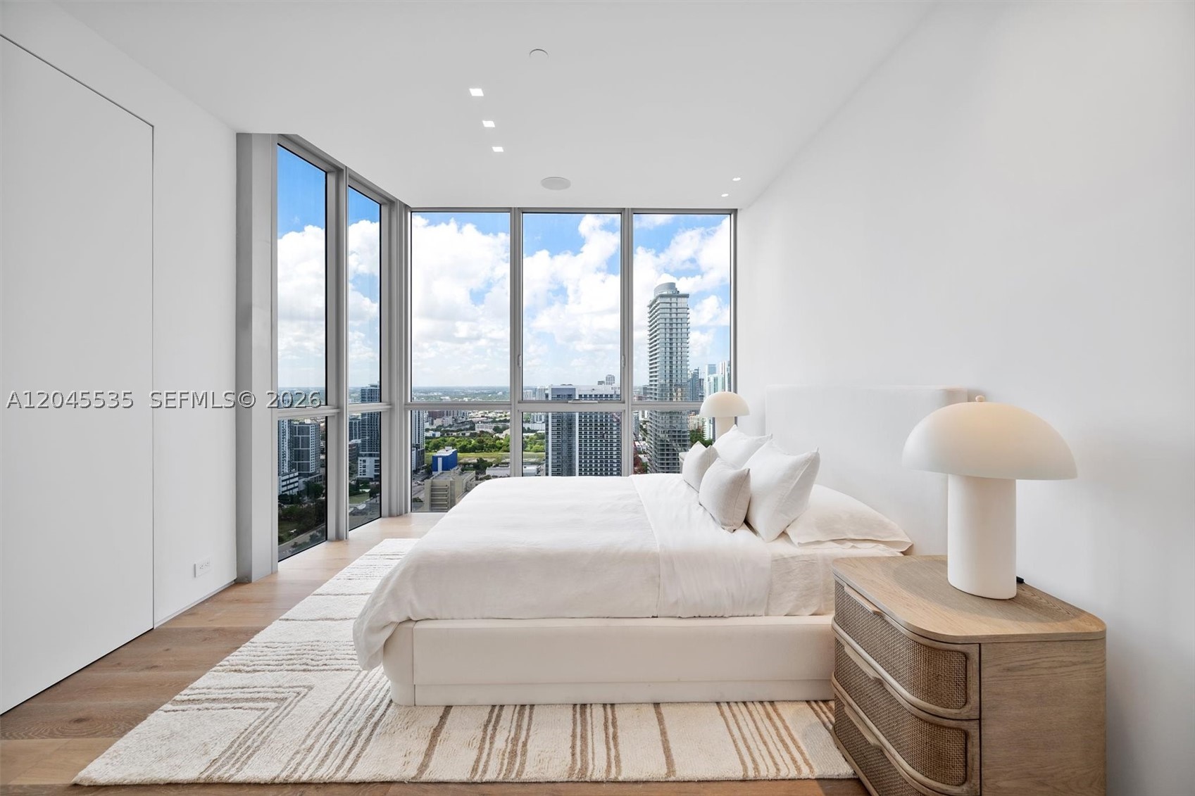 1100 Biscayne Blvd #3906, Miami FL 33132