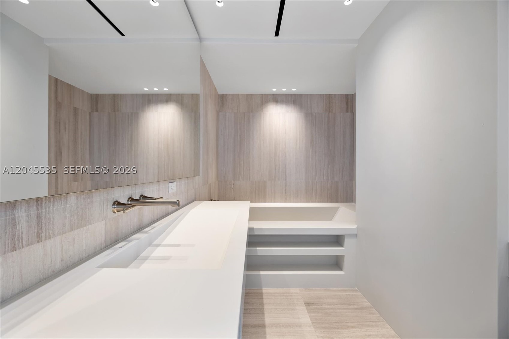 1100 Biscayne Blvd #3906, Miami FL 33132
