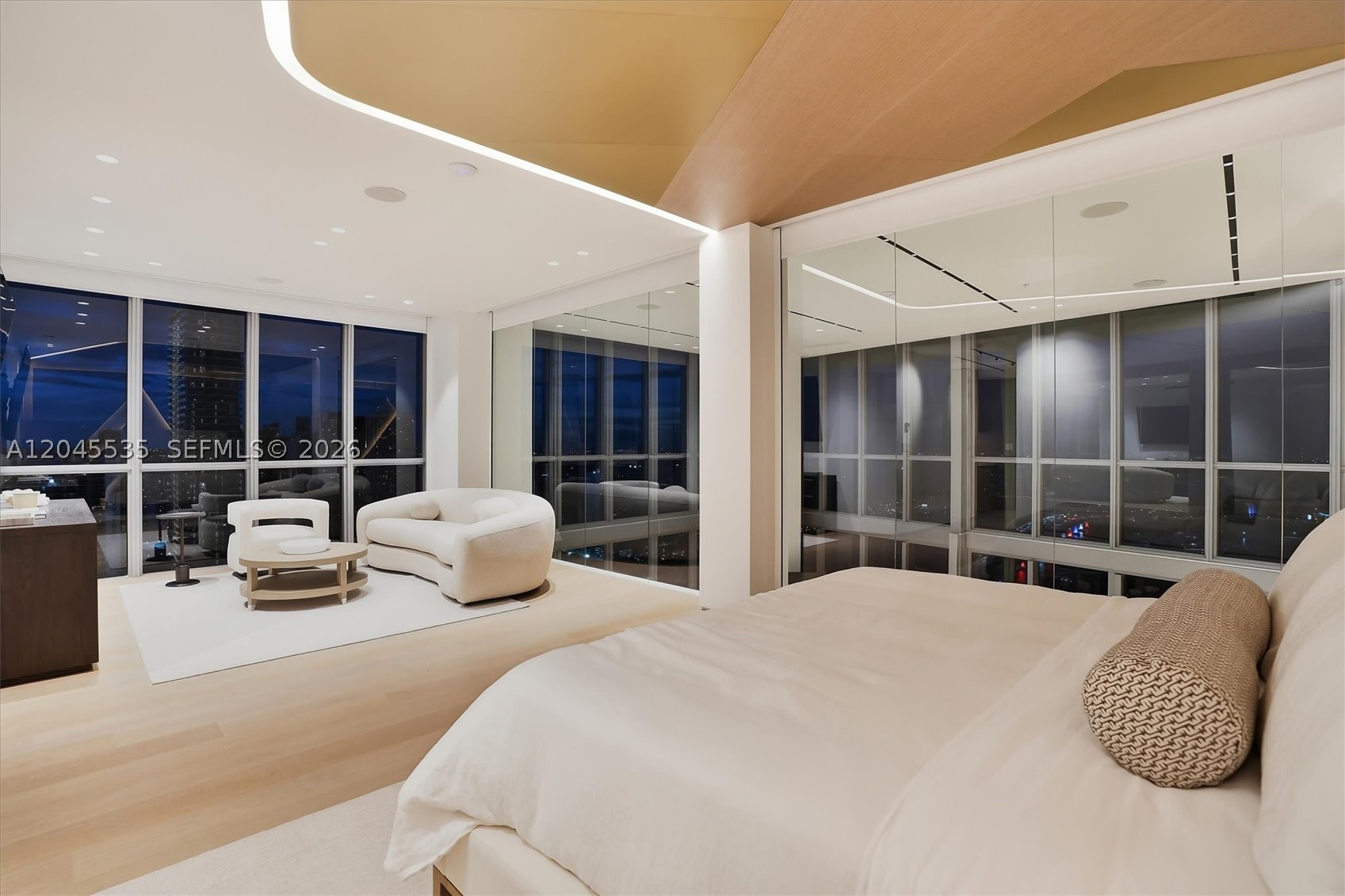 1100 Biscayne Blvd #3906, Miami FL 33132