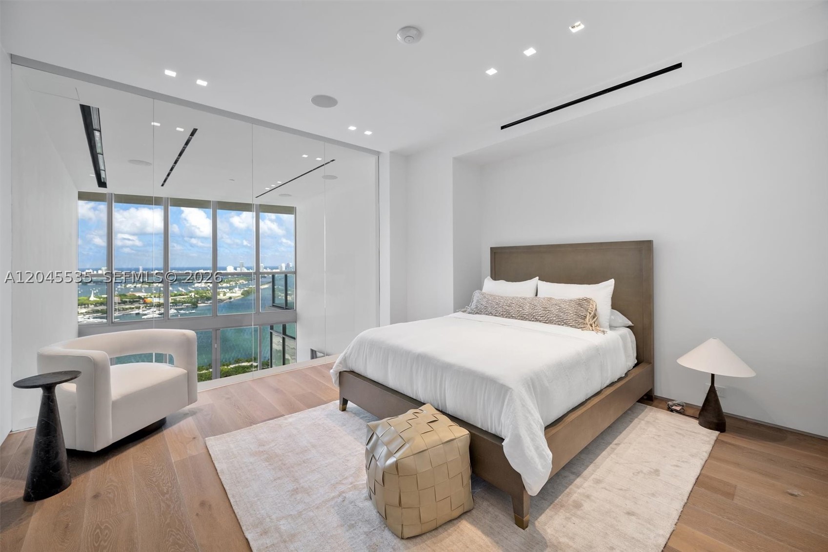 1100 Biscayne Blvd #3906, Miami FL 33132