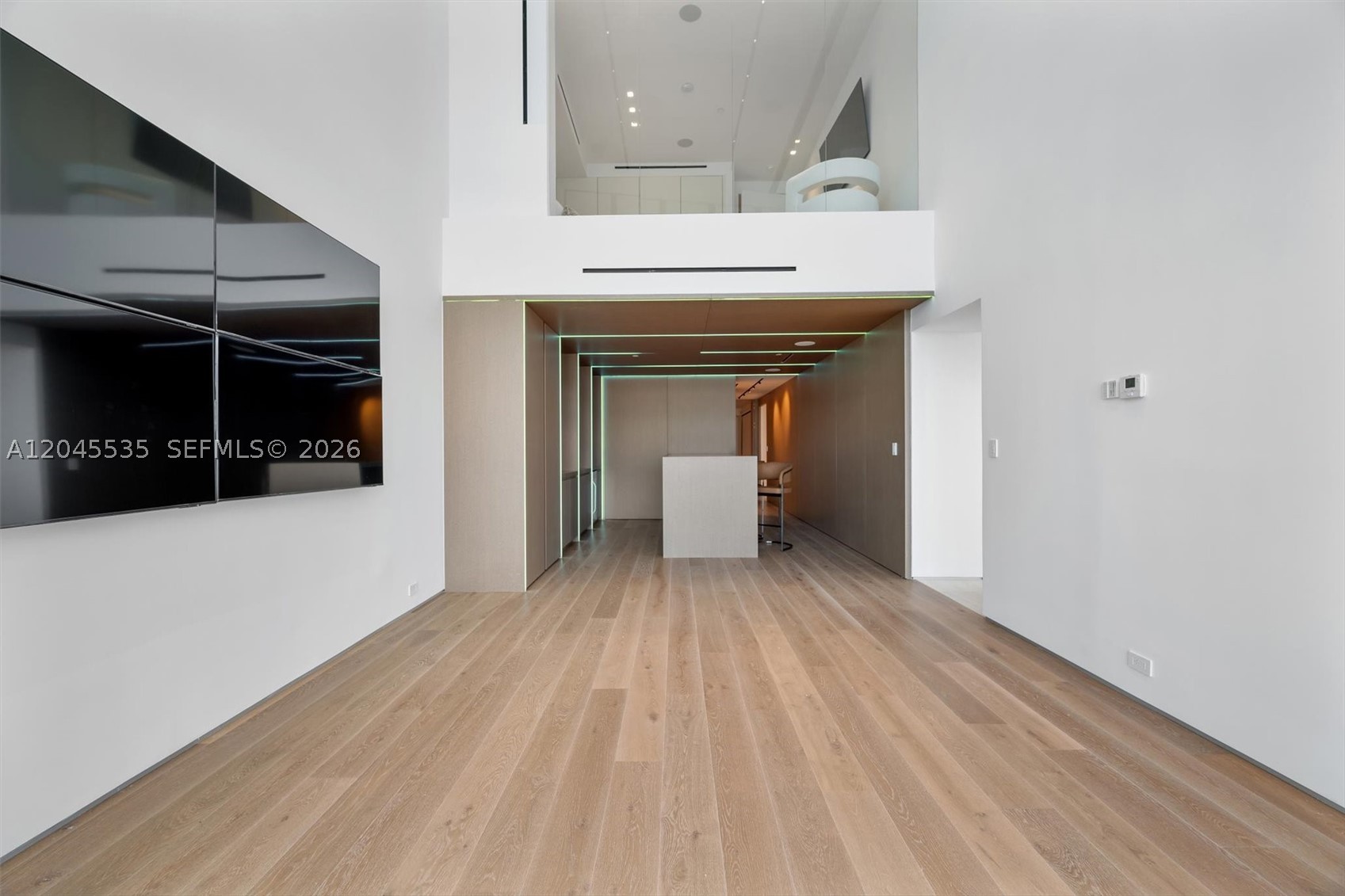 1100 Biscayne Blvd #3906, Miami FL 33132