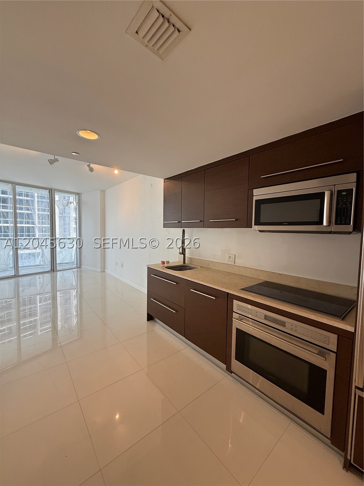 495 Brickell Ave #3106, Miami FL 33131