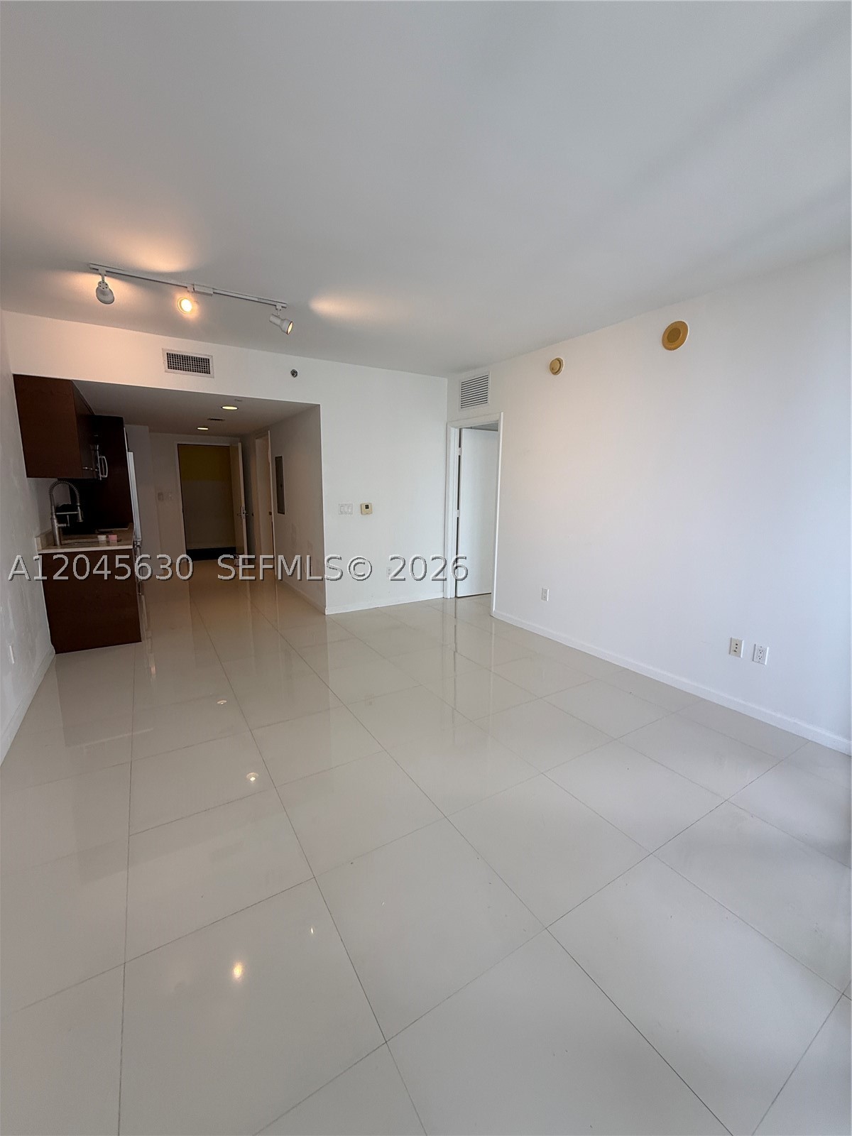 495 Brickell Ave #3106, Miami FL 33131