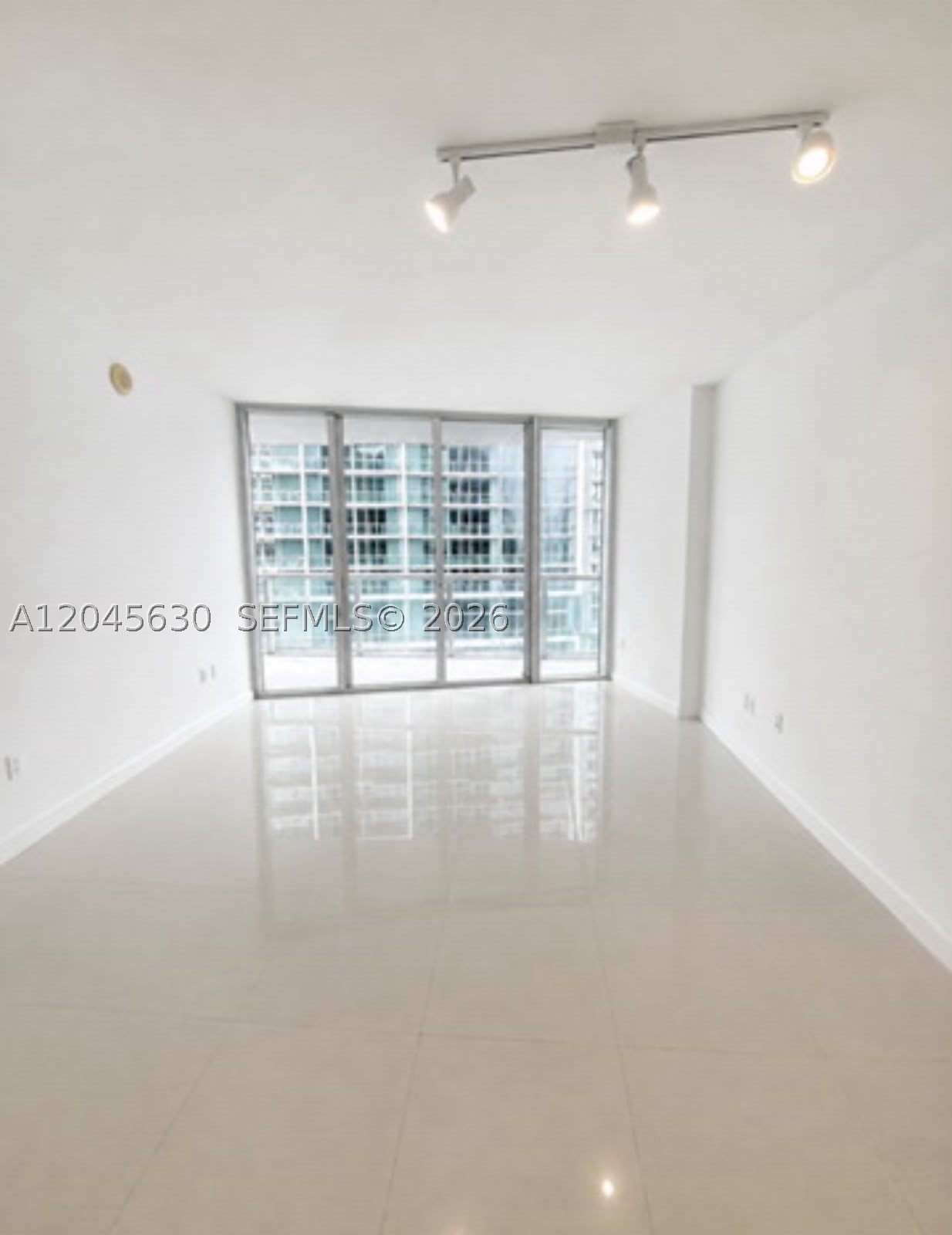 495 Brickell Ave #3106, Miami FL 33131