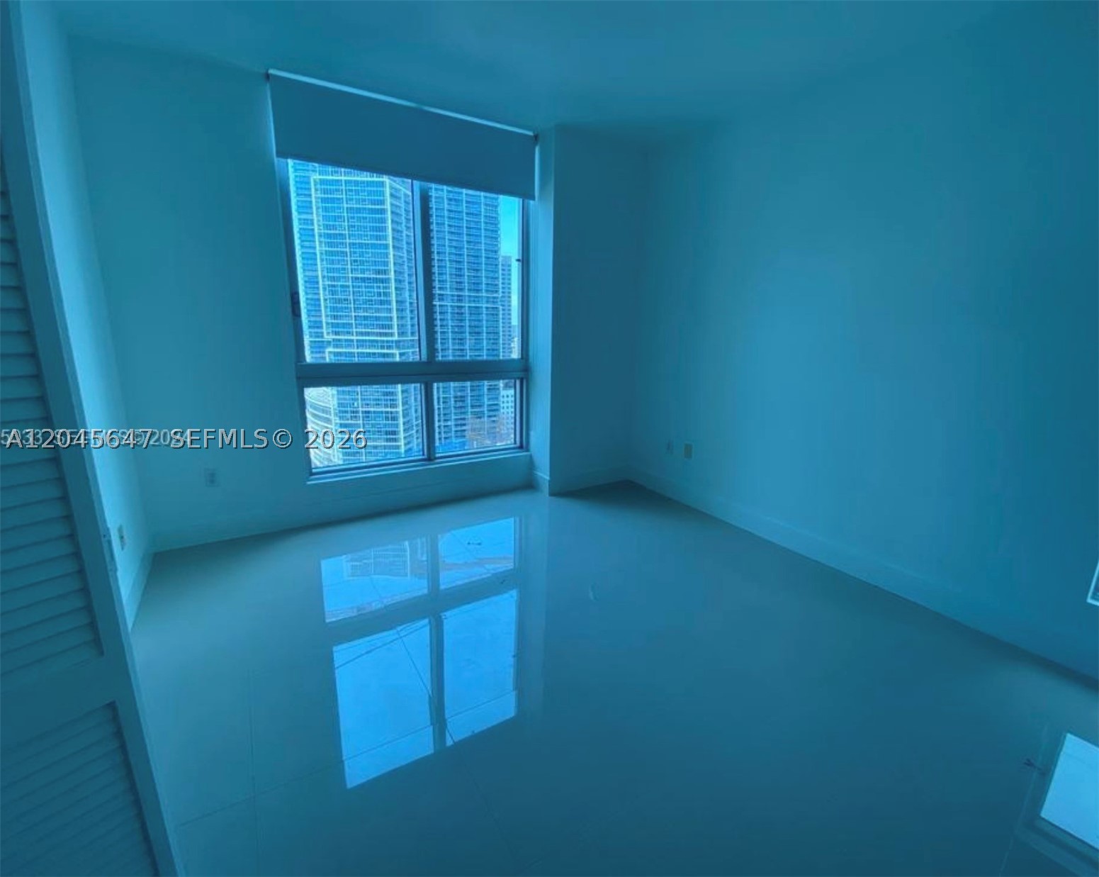 300 S Biscayne Blvd #T-2302, Miami FL 33131