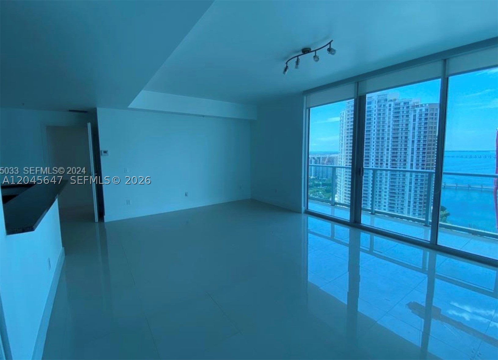 300 S Biscayne Blvd #T-2302, Miami FL 33131