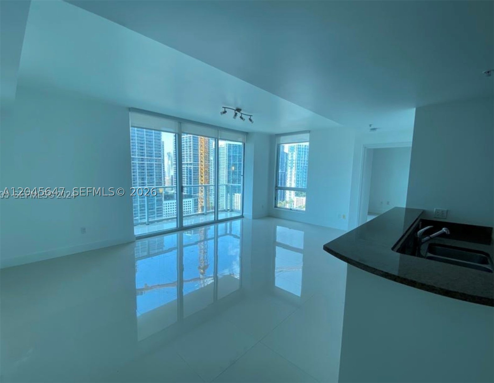 300 S Biscayne Blvd #T-2302, Miami FL 33131