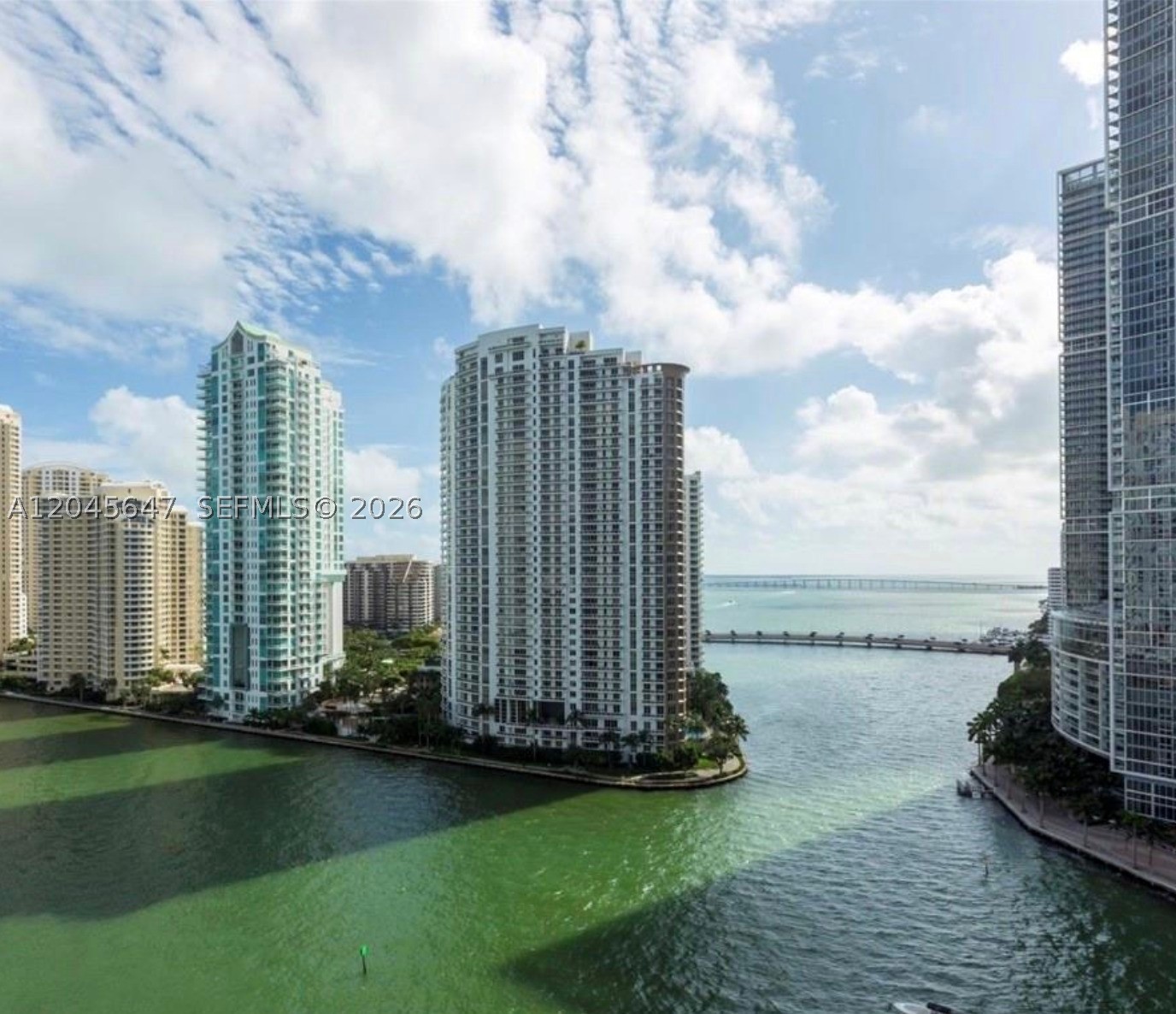 300 S Biscayne Blvd #T-2302, Miami FL 33131