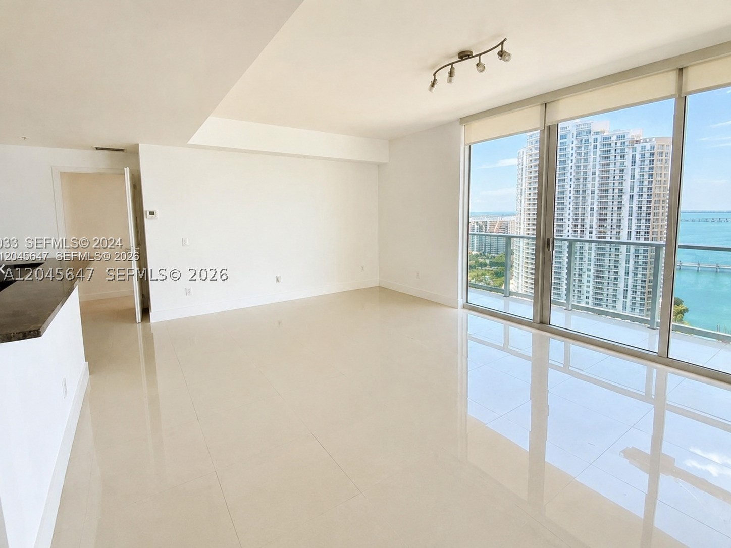300 S Biscayne Blvd #T-2302, Miami FL 33131