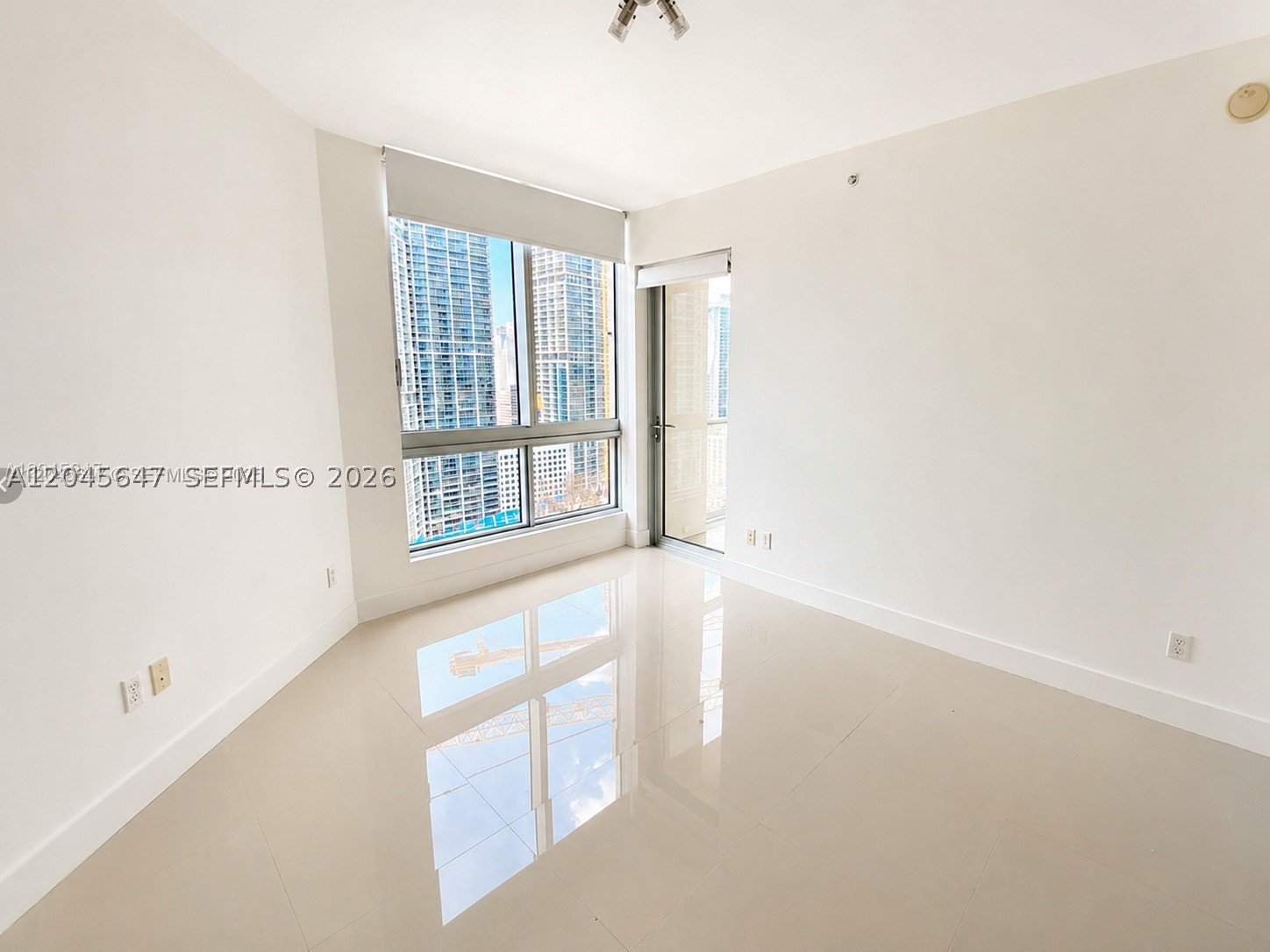 300 S Biscayne Blvd #T-2302, Miami FL 33131