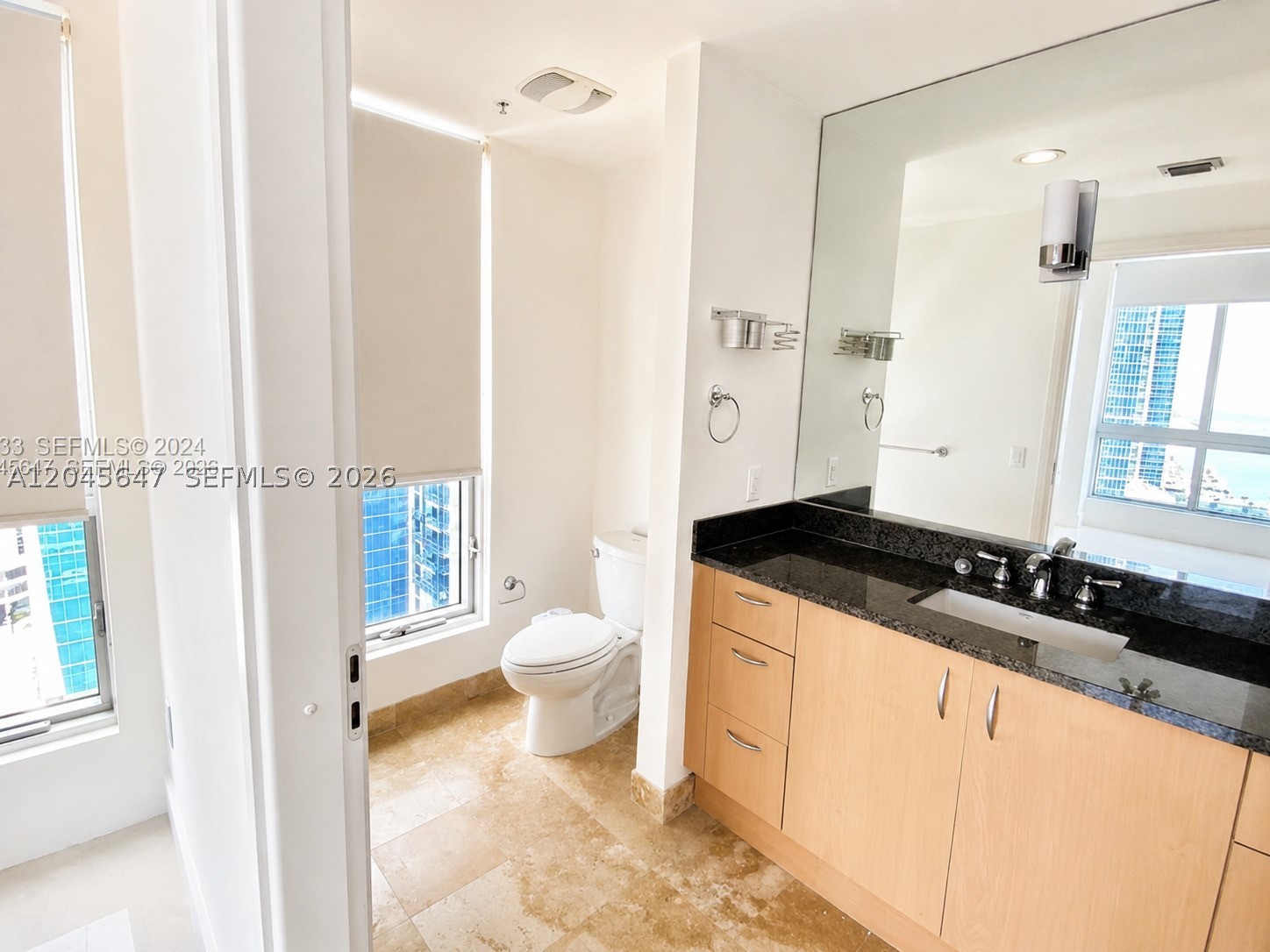 300 S Biscayne Blvd #T-2302, Miami FL 33131