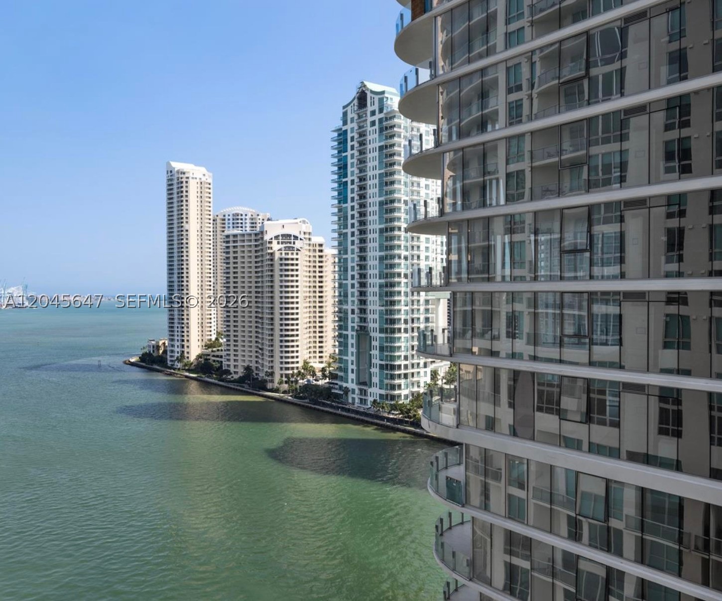 300 S Biscayne Blvd #T-2302, Miami FL 33131