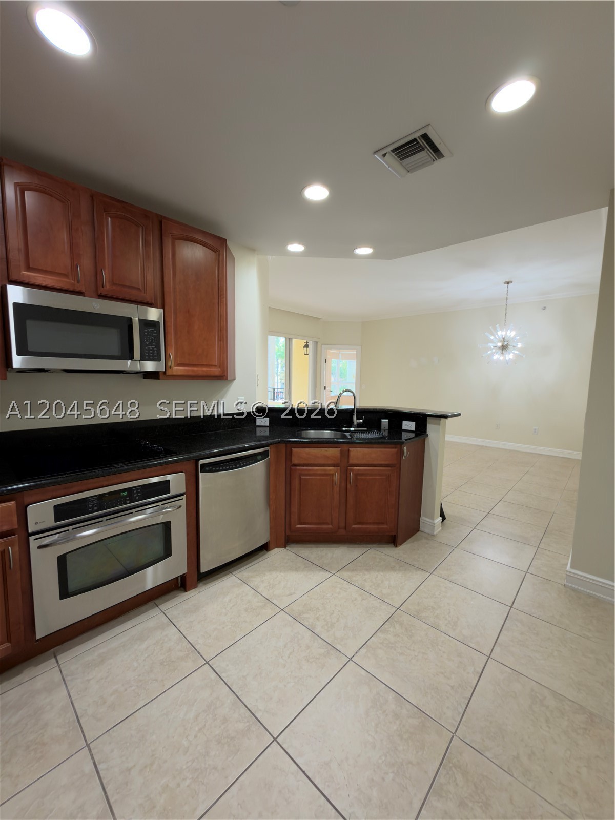 16100 Emerald Estates Dr #281, Weston FL 33331